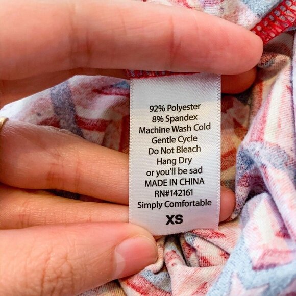 LuLaRoe Irma Tunic Top Women XS Red Blue Star Patriotic Simply Comfortable - Picture 5 of 6